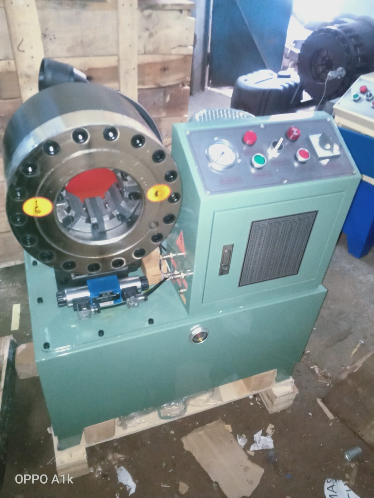 Hose Pipe Crimping Machine